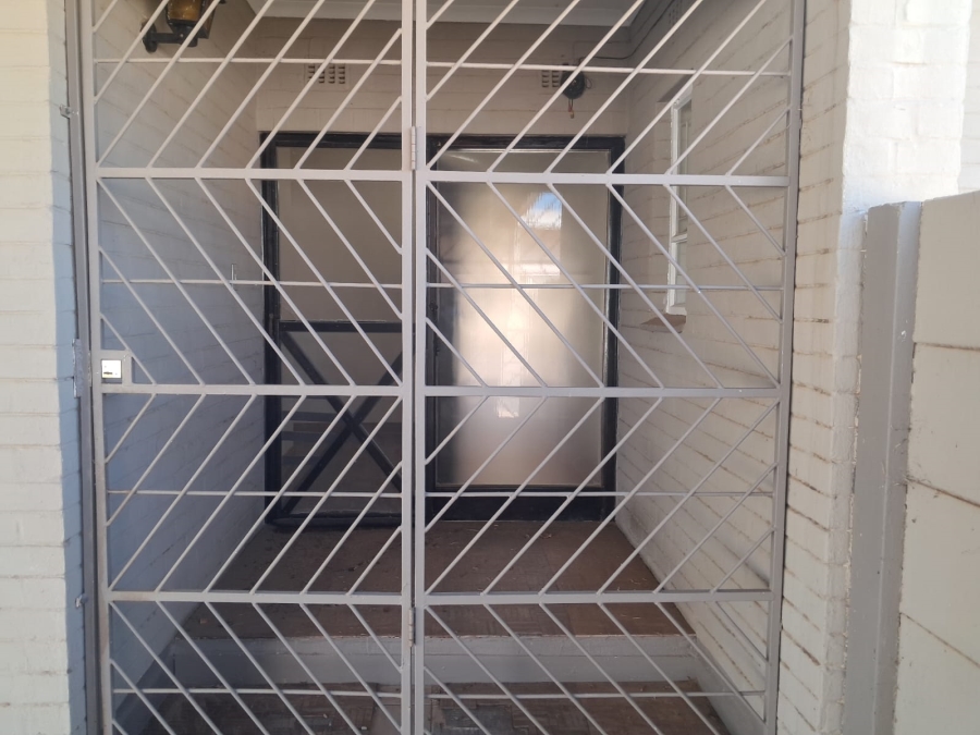 5 Bedroom Property for Sale in Flamingo Park Free State